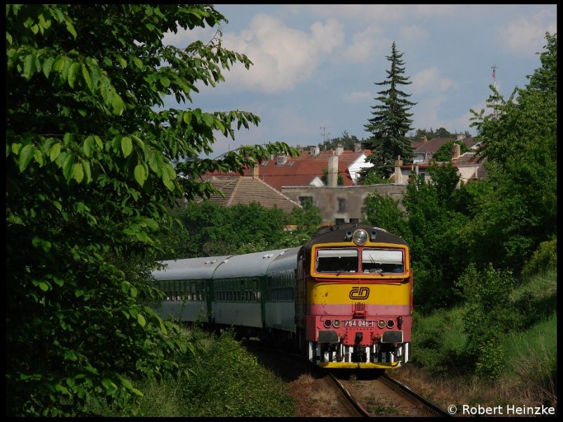 754 046-1 mit R 668 nach Jihlava bei Trebic am 20.05.2009