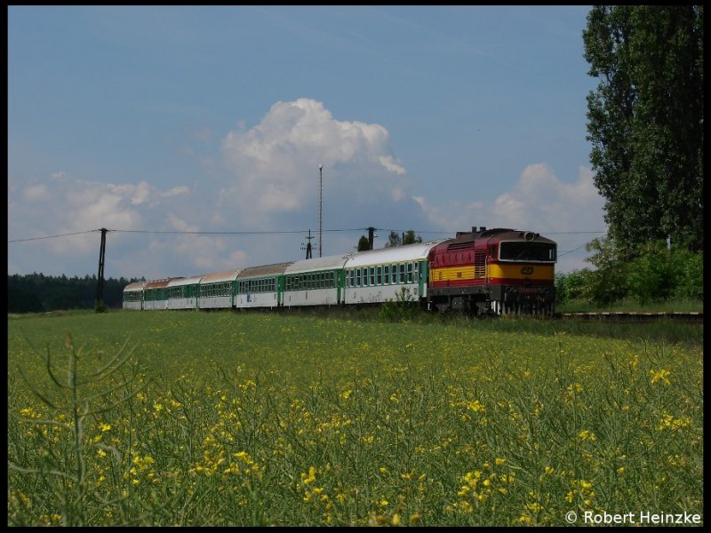 754 062-6 mit R 667 nach Brno hl.n. bei Vysoke Popovice am 20.05.2009
