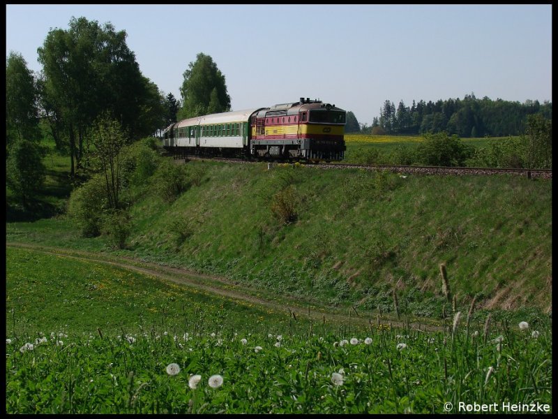 754 078-4 bei Rtyne v Podkrkonosi mit R 851 von Praha nach Trutnov am 03.05.2009