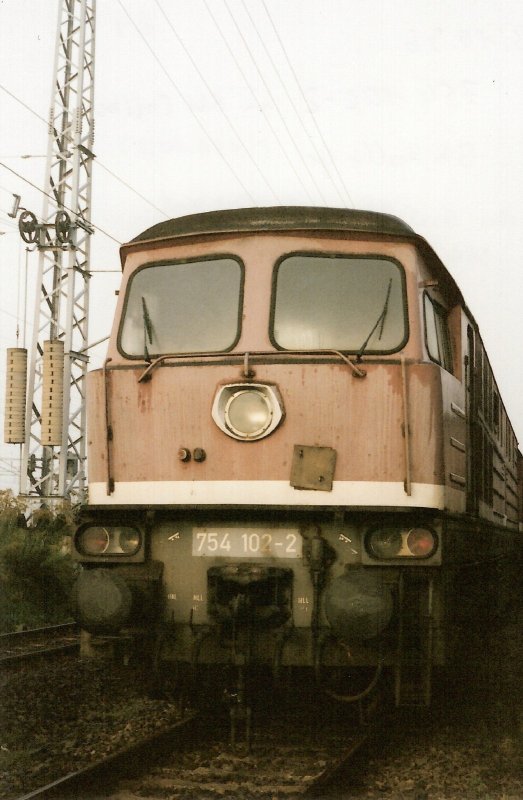754 102 im AW Cottbus am 03.10.96.Sie wurde leider im Mai 1998 vor ort zerlegt!