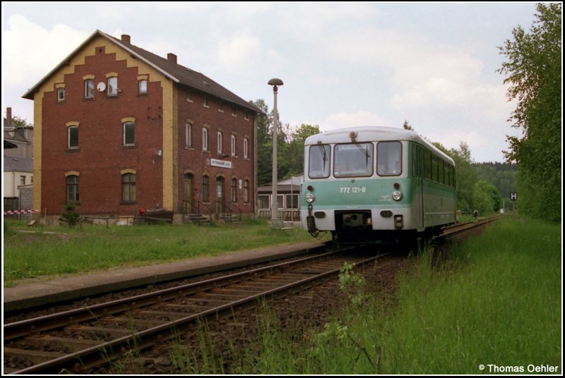 772 121 verlsst im August 1997 den Hp Wittgensdorf unt. Bf in Richtung Chemnitz.