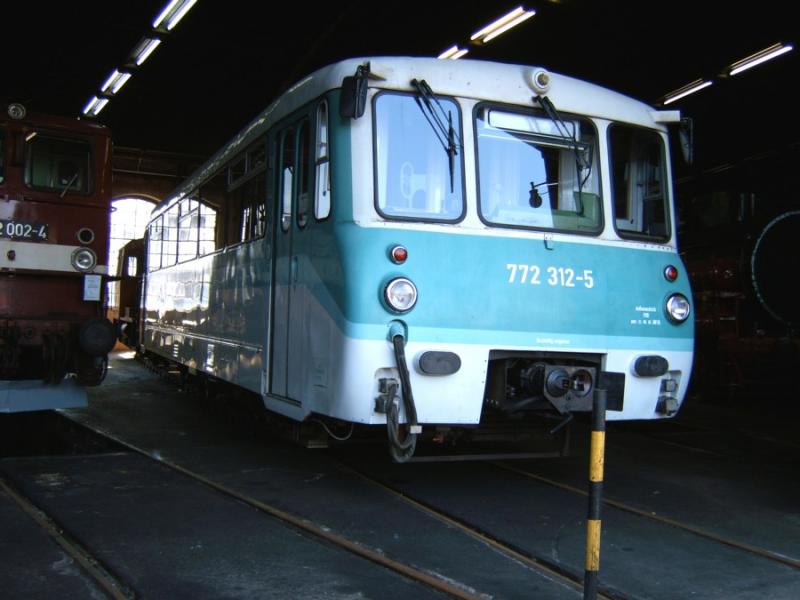 772 312 im Schuppen 2 des Schsischen Eisenbahnmuseums, 08.04.06