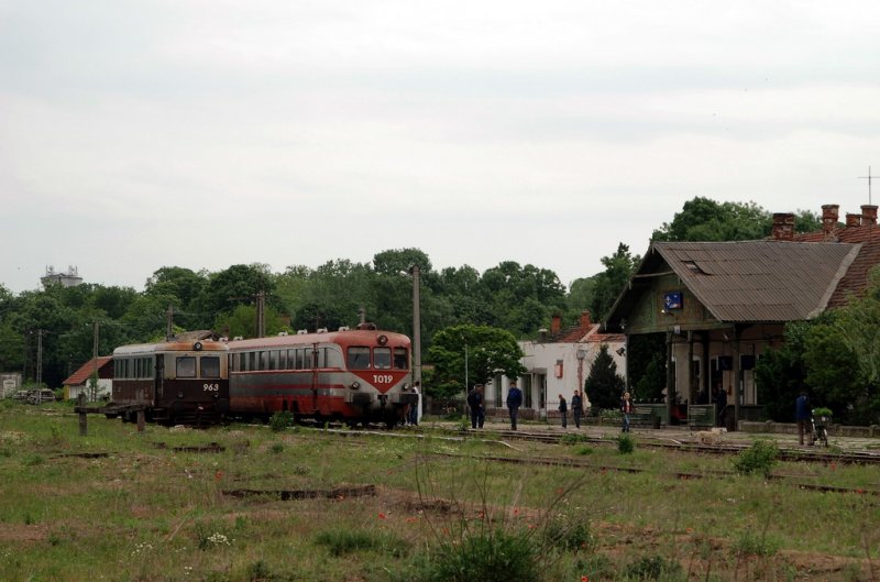 78 1019 und 77 0963 in Ineu (18.05.2007)