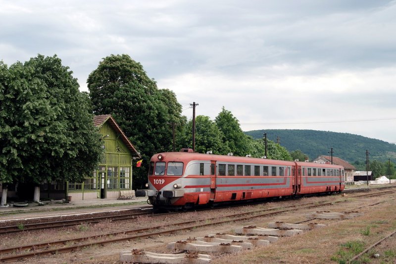 78 1019 und 78 1017 mit dem P3126 in Sebis - bei der Abfahrt (17.05.2007)
