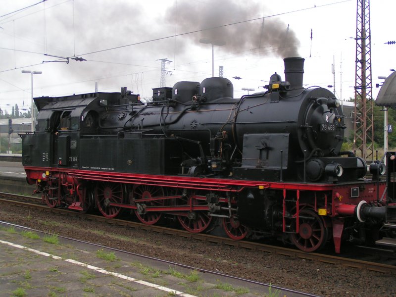 78 468 am 02.10.2004 in Oberhausen kurz vor Fahrtantritt zu einer Tour de Ruhr.