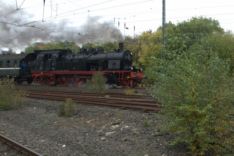 78 468 am24.10.2009 beim verlassen des Hbf Solingen (Ohligs) in Richtung Wuppertal