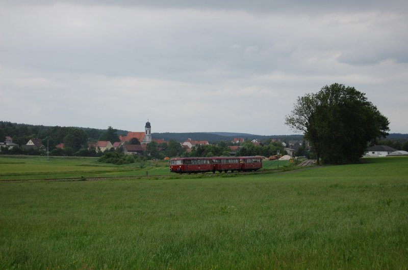 798 706; 998 034; 798 776 am 30.05.2009 bei Ursulapoppenricht (Strecke Amberg-Schnaittenbach)
