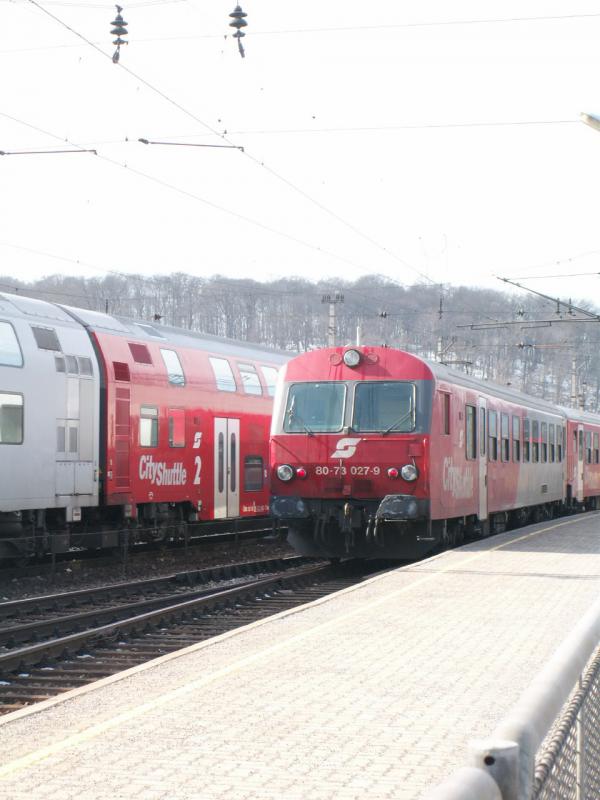 8073 027-9 auf dem Weg nach St. Plten Hbf. bei der Ausfahrt aus Wien Htteldorf, 1.3.2006