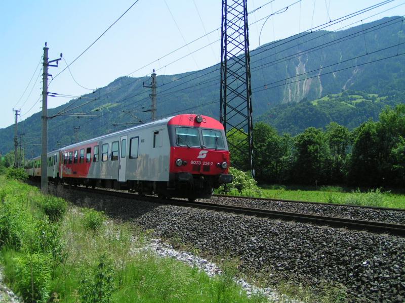 8073 224-2 verlsst soeben Jenbach 2006-06-20