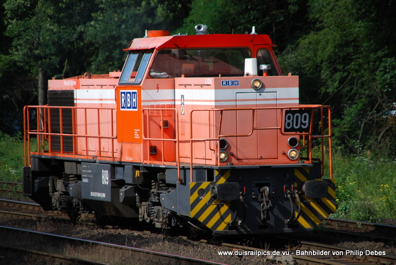 809 (RBH) fhrt am 6. Juli 2009 um 10:20 Uhr durch Duisburg Neudorf