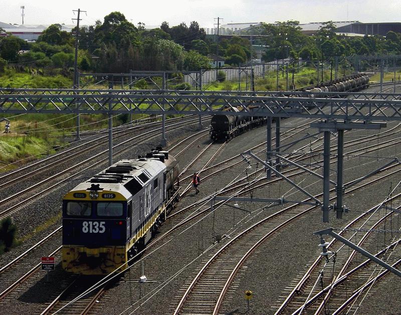 8135 bei Rangierarbeiten, Entfield Marshalling Yards, Sydney, April 2002