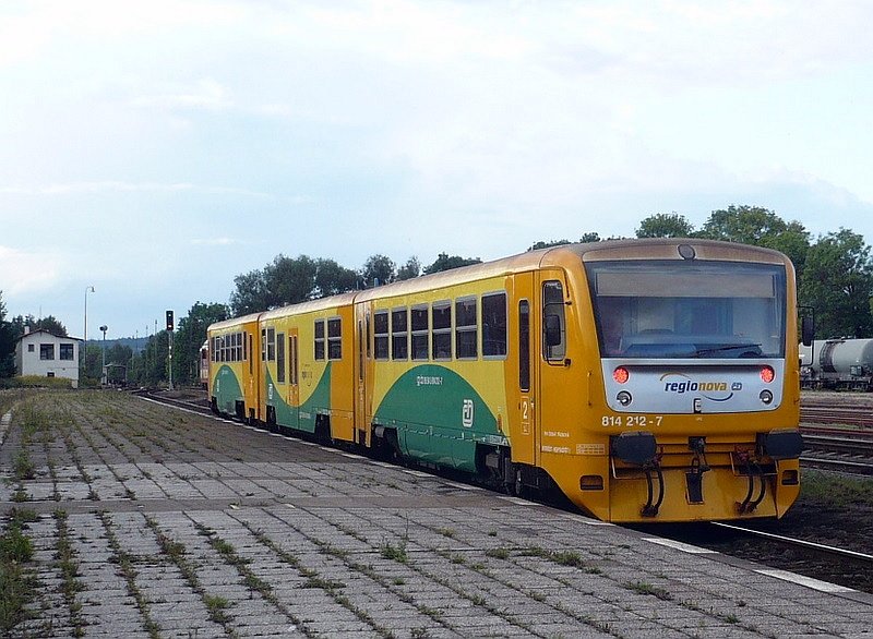 814 212-7 der regionova CD verlt am 08.09.2008 den Bahnhof Liberec nach Frydlant - Cernousy an der polnischen Grenze.