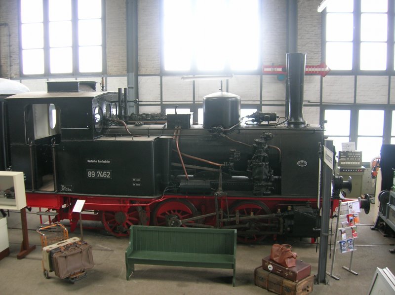 89 7462 wurde 1960 auer Dienst gestellt und wurde auf den Spielplatz des Klner ZOO gestellt. 1999 wurde sie dem DB Museum in Koblenz zurckgegeben. Dort wurde sie wieder aufgearbeitet und in den Zustand zurckversetzt in dem sie ihren Dienst beendete. Aufgenommen am 12.8.2006.