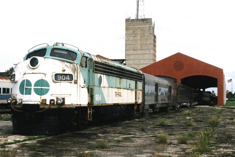 904 (ex-GO Transit Tri-Rail 904 und die einzige behaltene FP7A der Ontario Northland Railway) auf der Gold Coast Railway Museum in Miami am 6-9-2003. Bild und scan: Date Jan de Vries.