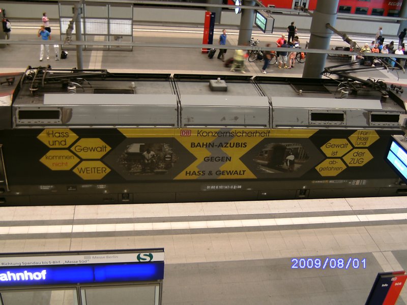 91 80 6 101 141-0 D-DB am IC 2351 nach Stralsund in Berlin Hauptbahnhof(tief)(01.08.2009). ---Seitenbeklebung---