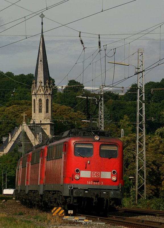 91 80 6140 848-3-D-DB schleppt am 11. August 2008 die 91 80 6140 760-0-D-DB, 91 80 6140 797-2-D-DB, 91 80 6140 873-1-D-DB und 91 80 6140 844-3-D-DB mit dem 62914 (Bebra-Ingolstadt Nord, Sdl.) durch den Bahnhof Ochsenfurt.