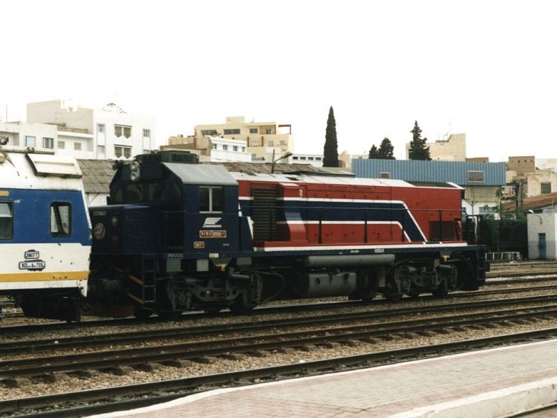91 91 0 000561-1 auf Bahnhof Sousse am 22-04-2002. Bild und scan: Date Jan de Vries.