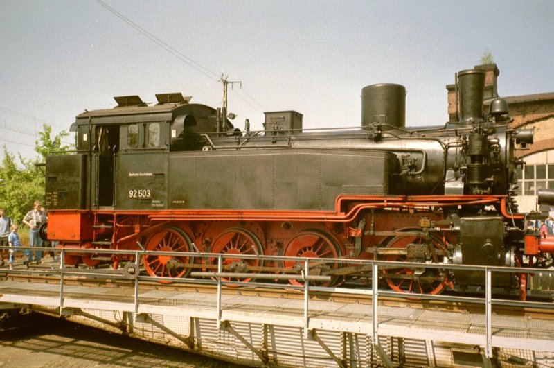 92 503 auf der Drehscheibe  Bw Dresden-Altstadt um 2004