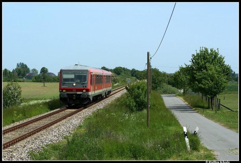 928 642 mit dem RE6 aus Stettin nach Lbeck. Nchster Halt des Zuges ist Neubrandenburg. Aufgenommen am 28.05.08