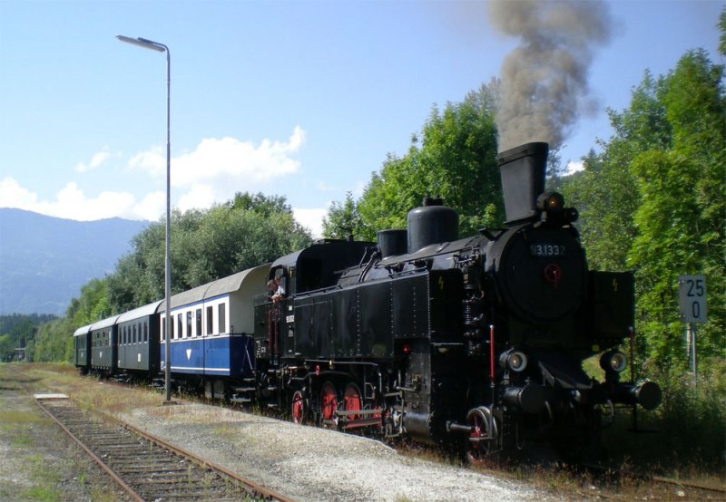 93.1332 der Nostalgiebahnen in Krnten am 28.8.2008 mit ihrem Dampf-Se(h)enzug beim Zwischenhalt im Bahnhof Maria Rain, die Hollenburger Lehne mit durchschnittlich 26 Promille wurde bezwungen.