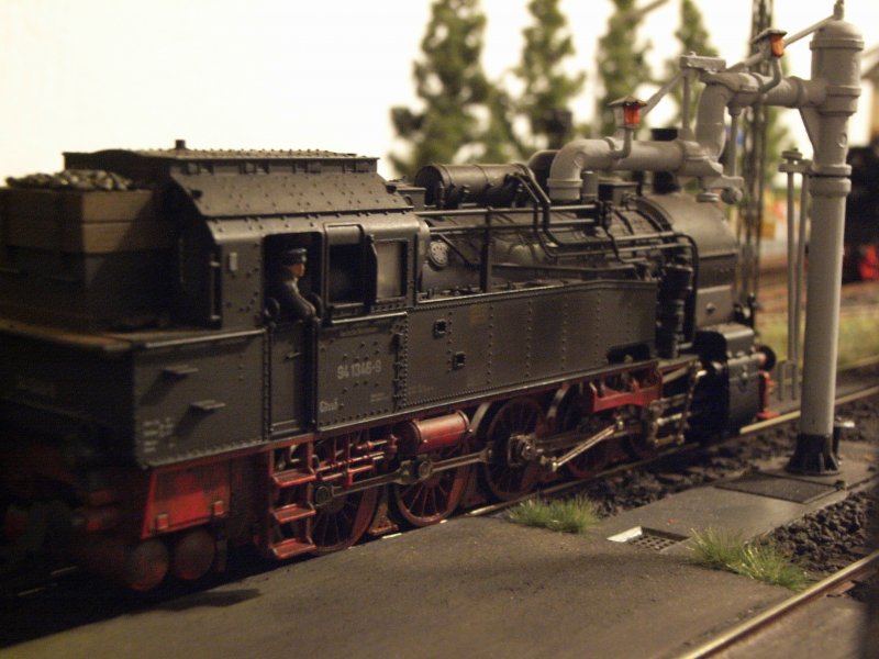 94 1346-9 beim Wasserfassen im BW