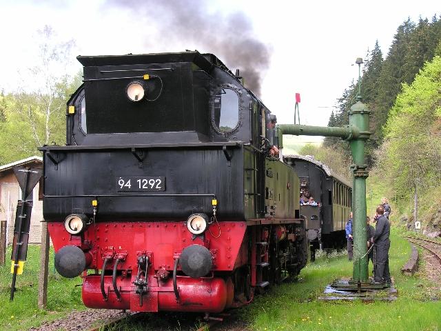 941292 am 09.5.2005 beim Wassernehmen.