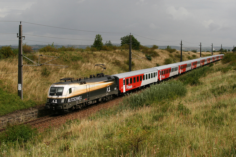 9.8.08 Am Samstag war immer ein besonderer REX auf der Franz Josefs Bahn zu beobachten, dieser wurde aus einer 5teiligen und einer 4teiligen CS Garnitur gebildet. Am heutigen Samstag wurde der REX 2108 von Wien FJB nach Gmnd von der 1116 280 bespannt.