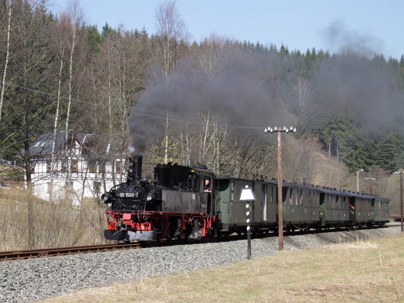 99 1568-7 am 12.04.09 auf der Prenitztalbahn. 