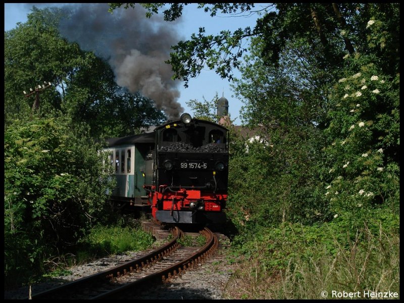 99 1574-5 bei Kleinforst Rosensee nach Oschatz am 14.06.2009