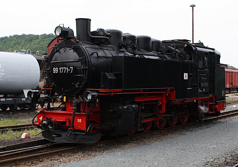 99 1771-7 am 15.06.09 im Bahnhof Freital-Hainsberg.