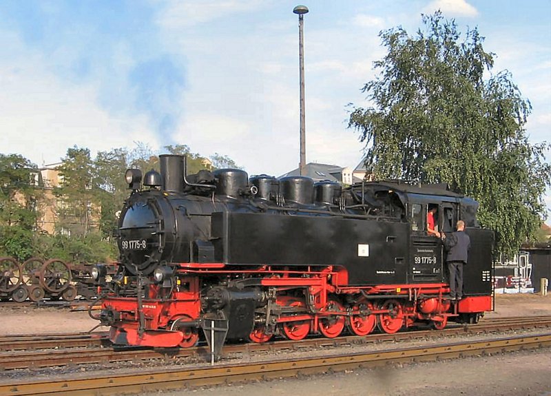 99 1775-8 in Radebeul-Ost, 2005