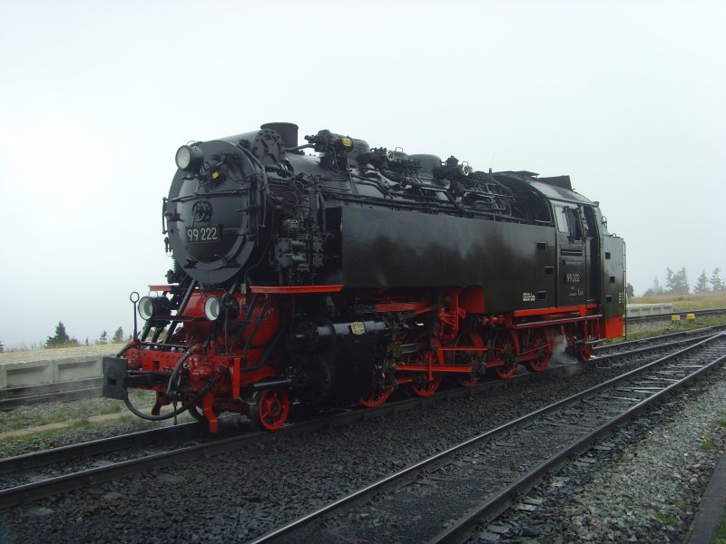 99 222 an einem vernebelten Tag auf dem Brocken. 29.08.08