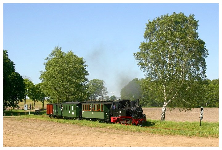 99 4511 ist mit einem schnen PmG aus dem Hp. Klenzenhof ausgefahren. Aufgenommen whrend einer Fotoveranstaltung am 18. Mai 2007 bei der Pollo Museumsbahn.