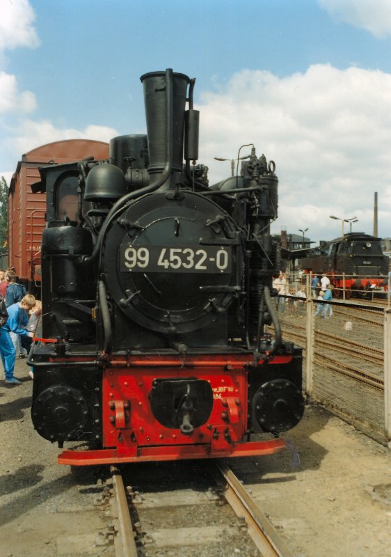 99 4532-0 in Zittau vor Gterzug, um 1990