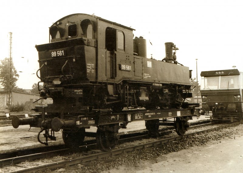 99 561 auf Transportwagen in freiberg (Sachsen) 1985