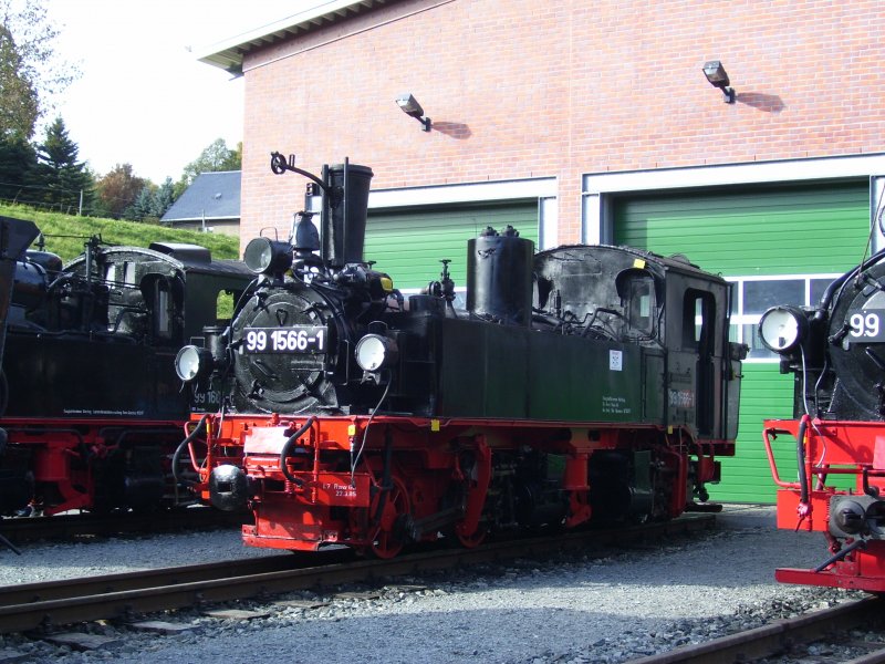 99 566, die Neubau IV K des DDM am 05.10.08 bei der Pressnitztalbahn.