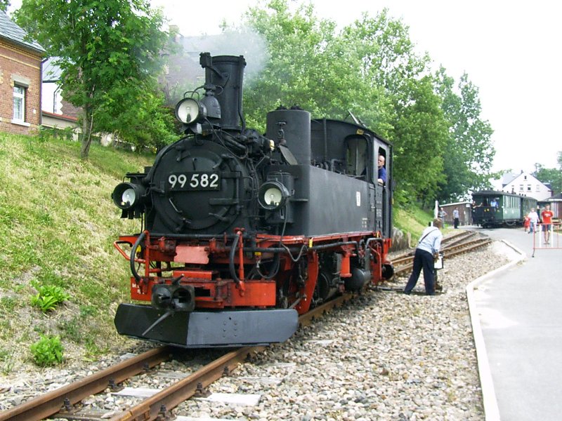 99 582 in Schnheide Ost um, Oktober 2006.