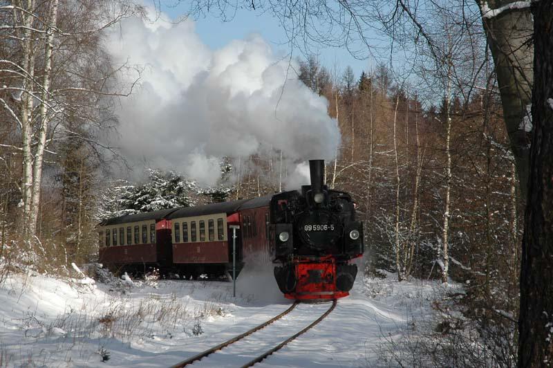 99 5906-5 mit zug Gernrode-Alexisbad, kurz vor hst Sternhaus-Haferfeld. 13.02.06