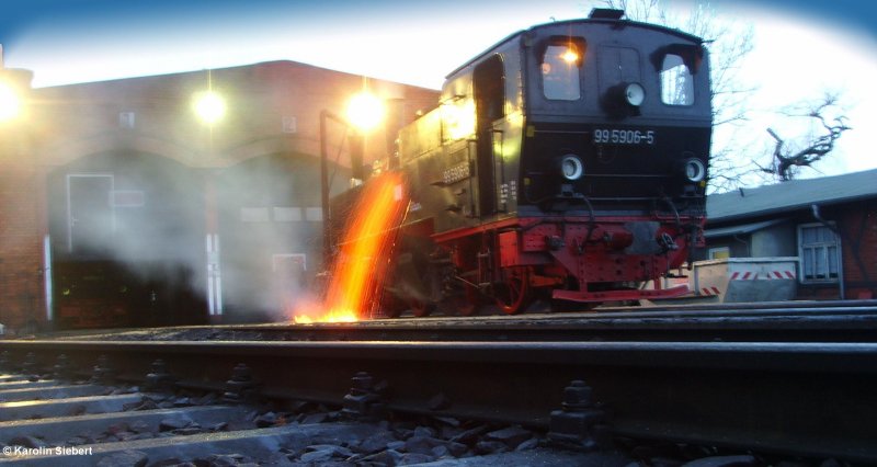 99 5906 der HSB (Selketalbahn) beim Entschlacken am 06.01.2007 