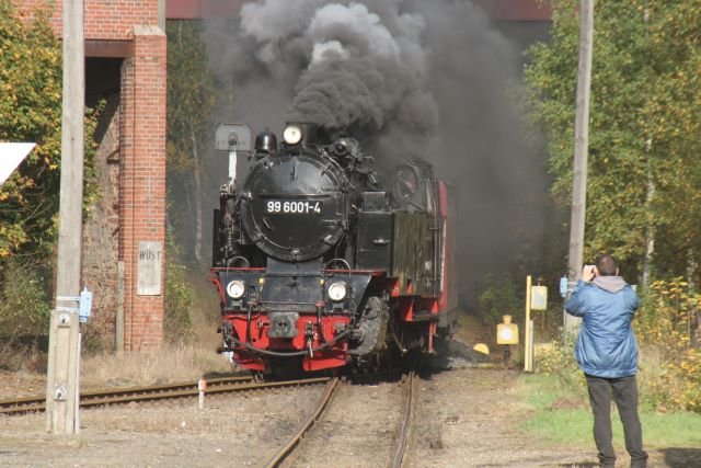 99 6001 bei der Einfahrt in den Bahnhof Silberhtte; 05.10.2007