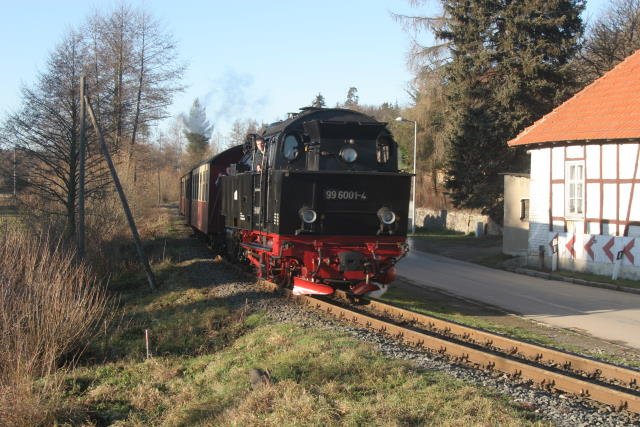 99 6001 mit dem P 8962 in Straberg; 27.12.2006