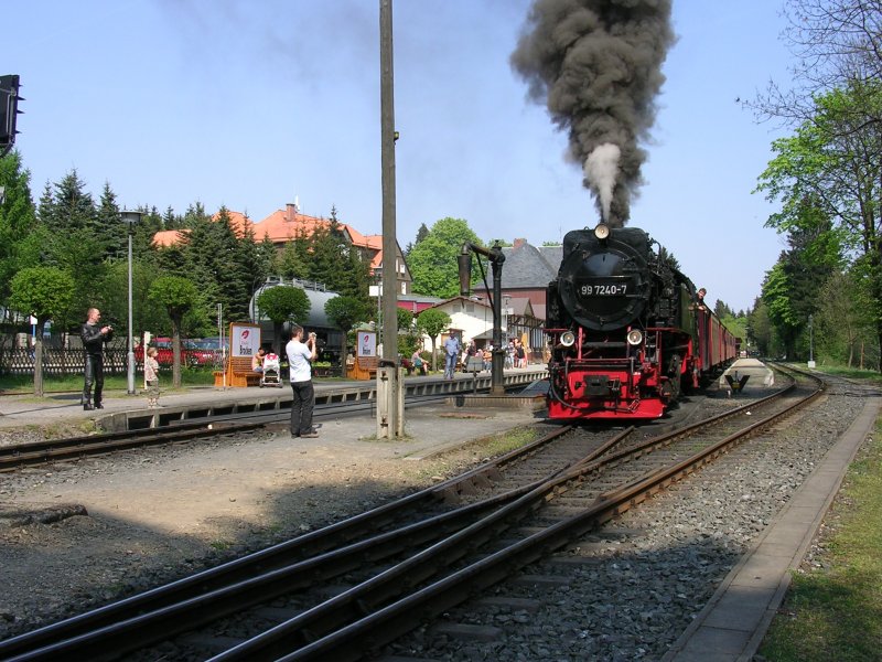 99 7240-7 bei der Ausfahrt aus dem Bhf Drei Annen Hohne in Richtung Brocken am 28.04.2007