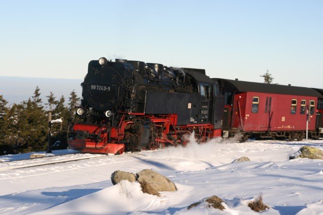 99 7243 in der Brockenspirale unterhalb des Gipfels; 22.12.2007