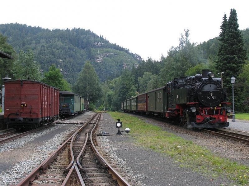 99 731 der Schsichs-Oberlausitzer Eisenbahngesellschaft mBh mit Zug 208 Zittau-Kurort Oybin auf Bahnhof Kurort Oybin am 12-7-2007.