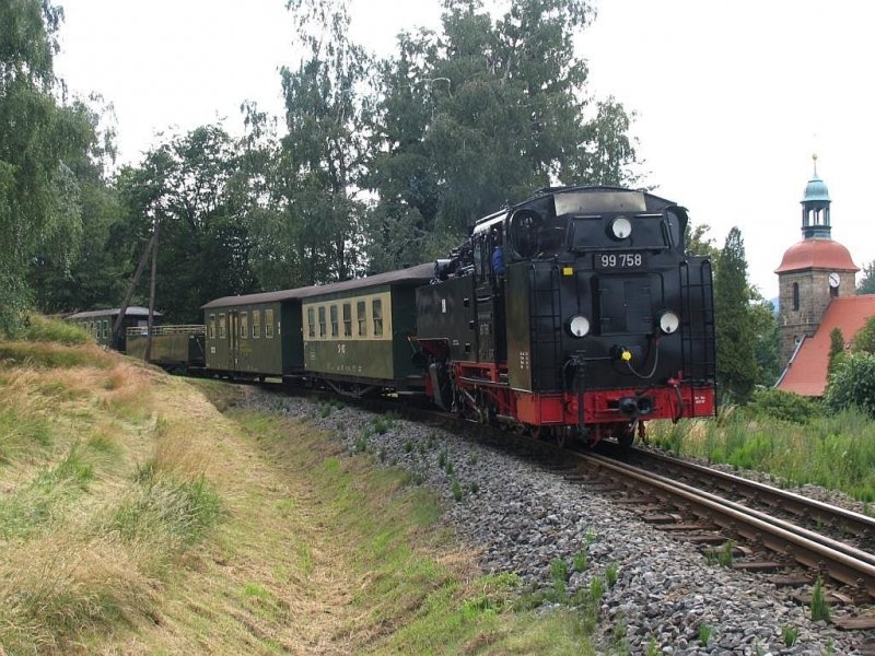 99 758 der Schsichs-Oberlausitzer Eisenbahngesellschaft mBh mit Zug 313 Kurort Jonsdorf-Bertsdorf bei Kurort Jonsdorf am 12-7-2007.