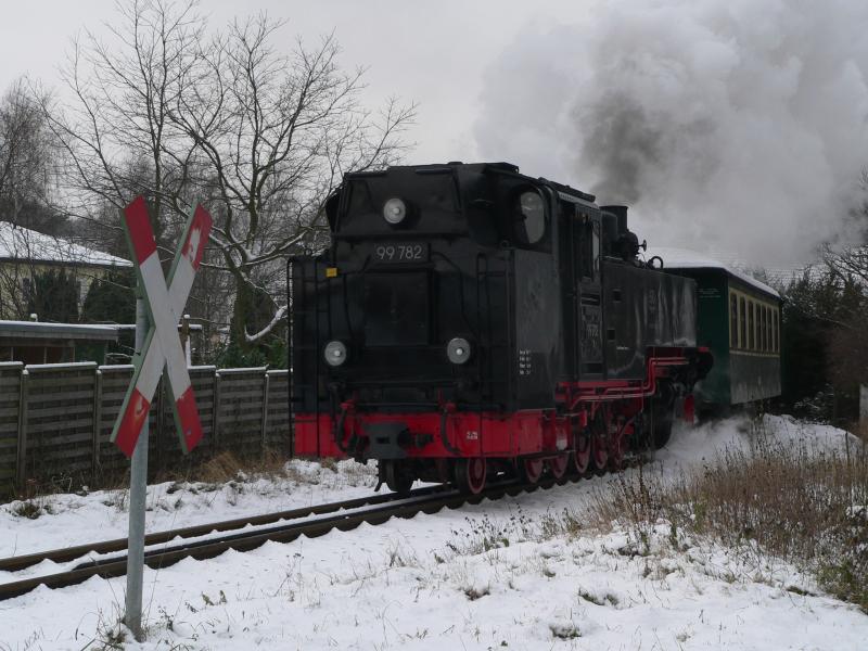 99 782 fhrt in Binz ein. 12/2005