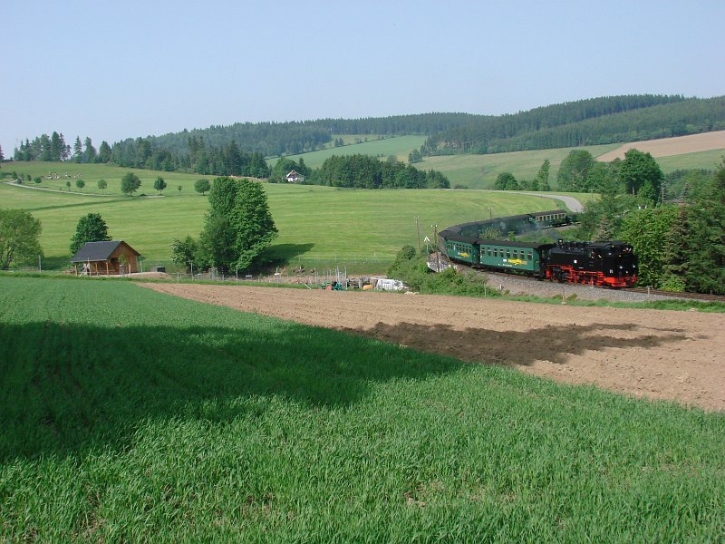 99 794 mit dem ersten Sonderzug aus Oberwiesenthal in Cranzahl am 31.05.2008