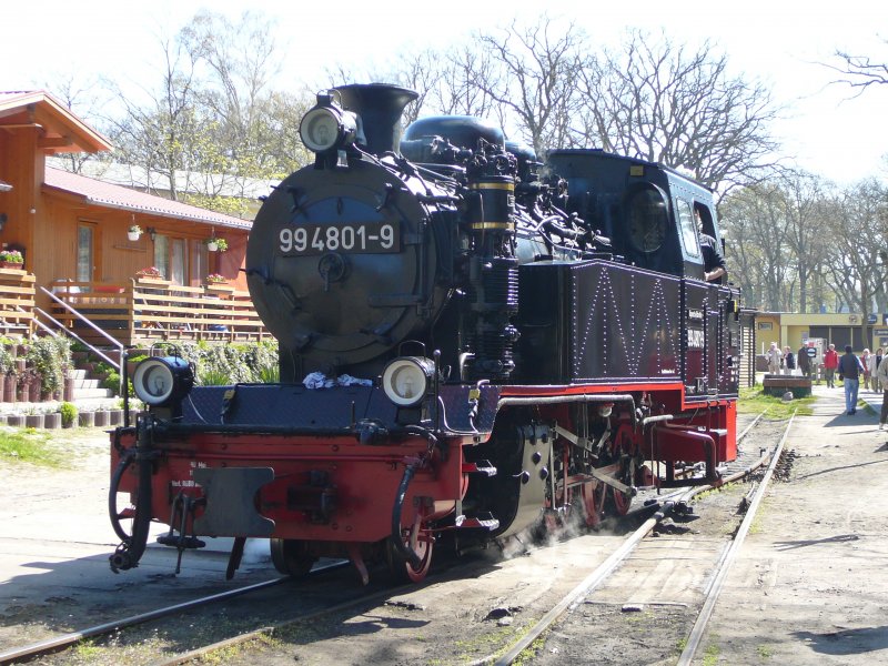 994801-9 rangiert im Bahnhof Ghren/Rgen am 25.04.09