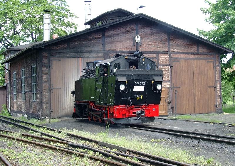 99713 Pfingsten 2004 vor dem Lokschuppen in Radeburg