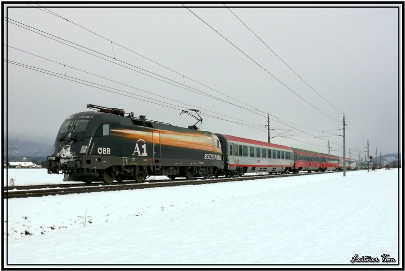 A1 Werbetaurus 1116 280 fhrt mit IC 533 von Wien nach Villach.
Fotografiert in Zeltweg 11.11.2007